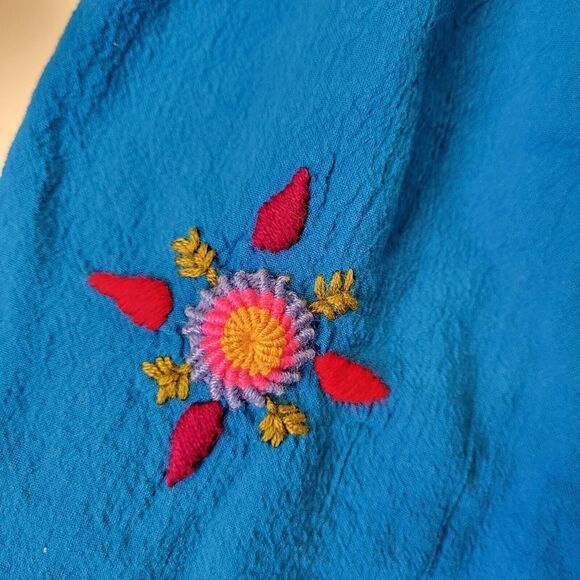 Girl's THE GLOBAL TRUNK JARDINITA DRESS Hand Embroidered Dress Size 3 Blue - Picture 5 of 5